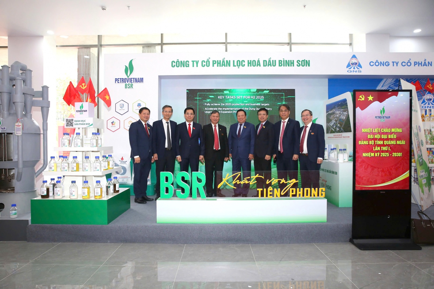 Gian hàng trưng bày của BSR đón tiếp các đại biểu Trung ương, Bộ, ngành tham dự Đại hội đại biểu Đảng bộ tỉnh Quảng Ngãi, nhiệm kỳ 2025-2030